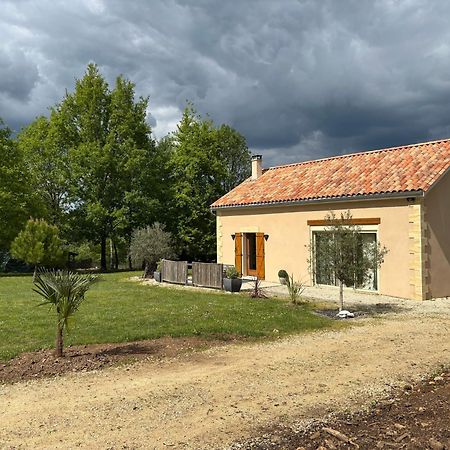 Gite des petites fayes sud La Douze Extérieur photo