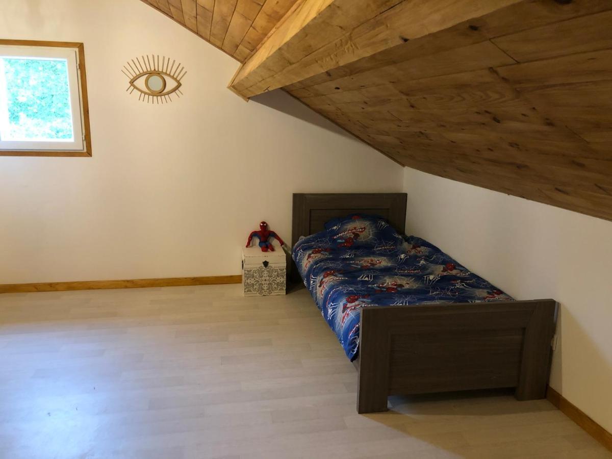 Gite des petites fayes sud La Douze Extérieur photo