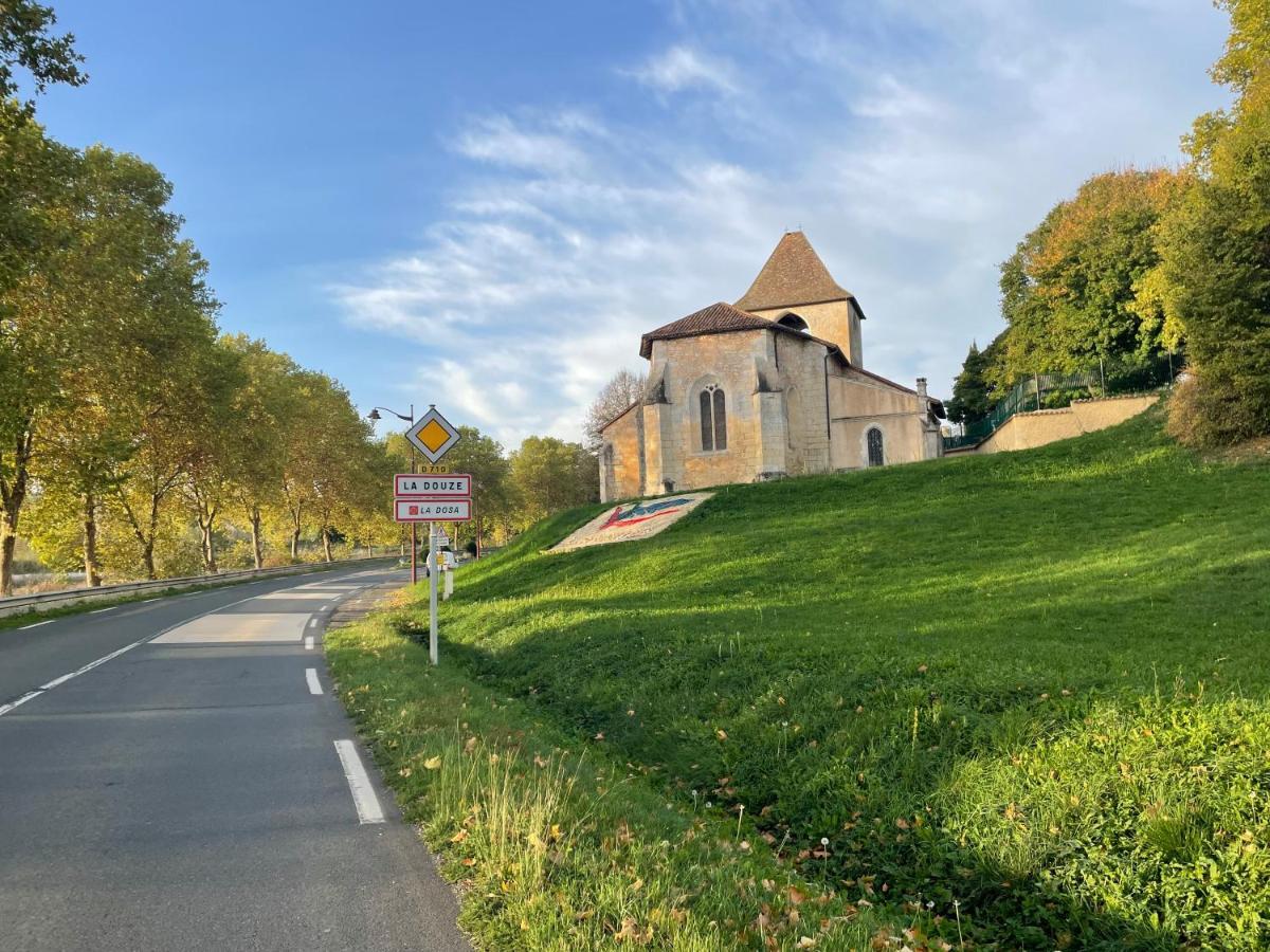Gite des petites fayes sud La Douze Extérieur photo