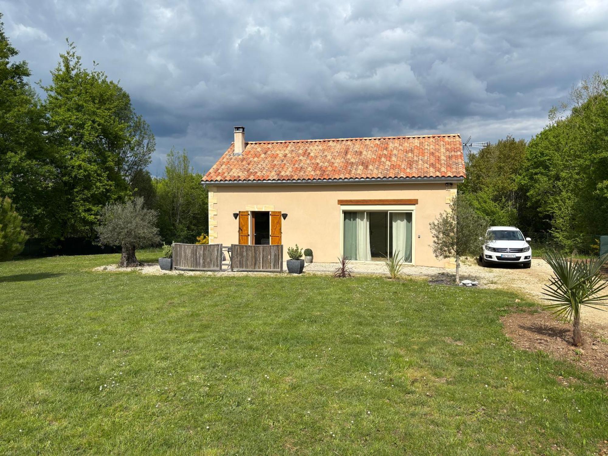 Gite des petites fayes sud La Douze Extérieur photo