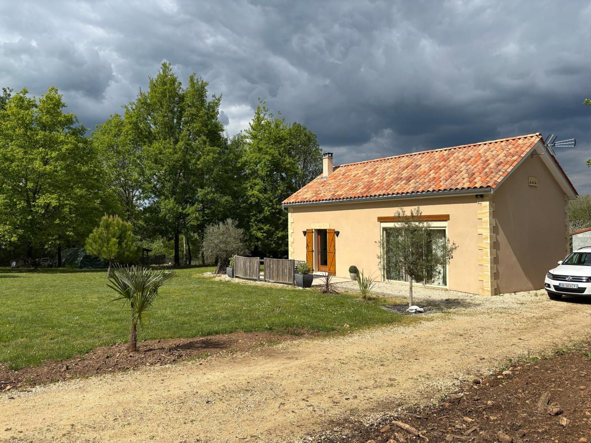 Gite des petites fayes sud La Douze Extérieur photo